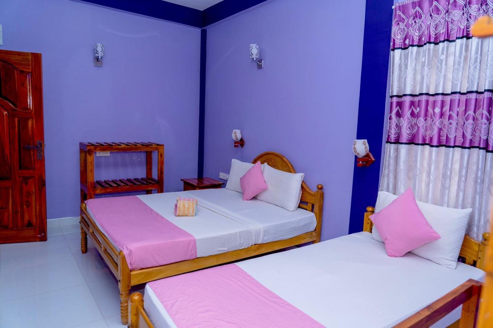 Snp Star Guest House Trincomalee Esterno foto