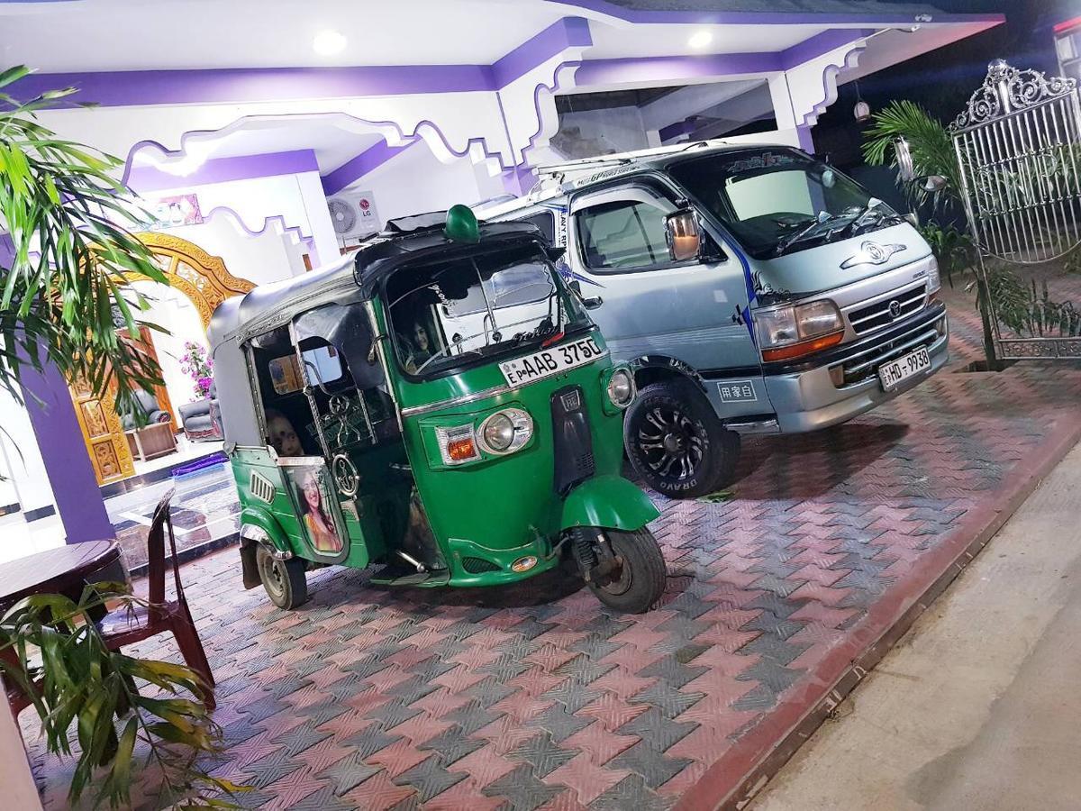Snp Star Guest House Trincomalee Esterno foto
